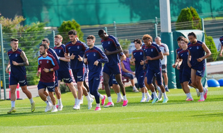 Son Gelişme: Trabzonspor, UEFA Konferans Ligi'nde KuPS deplasmanı için hazırlıklara devam etti ve Merak Edilen