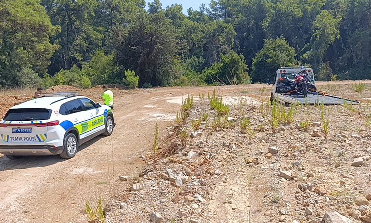 Son Gelişme: Trafik uygulamasını görünce motosikletini ormanlık alana bırakıp kaçtı, cezadan kaçamadı | İşte T