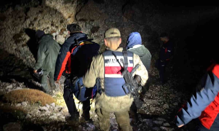 Son Gelişme: Tunceli Ovacık'ta sis nedeniyle kaybolan 2 kişi 3050 rakımda kurtarıldı - Son Dakika Bilgileri