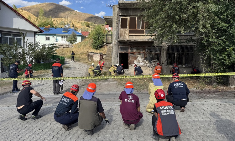 Son Gelişme: Tunceli Pülümür'de 6,9'luk deprem senaryosuyla arama kurtarma tatbikatı yapıldı: Gelişmeler Takip