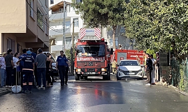 Son Gelişme: Tuzla Aydınlı'da 2 katlı binanın çatısında yangın çıktı, itfaiye söndürdü - Son Dakika Bilgileri