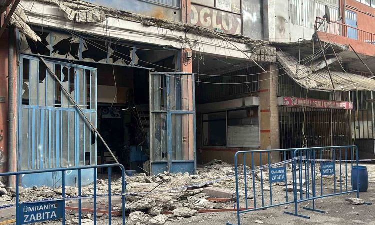 Son Gelişme: Ümraniye'de oto elektrik dükkanının balkonunda kısmi çökme oldu, 3 işçi yaralandı | İşte Tüm Ayrı