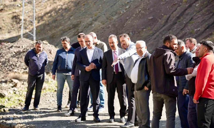 Son Gelişme: Üzümlü Kaymakamı Hökelekli, selden etkilenen köylerdeki çalışmaları yerinde inceledi: Gelişmeler