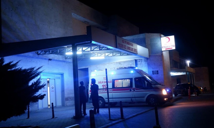 Son Gelişme: Uzunköprü'de tekel bayiindeki tartışmada biri yoğun bakımda olmak üzere 2 kişi yaralandı: Gelişme