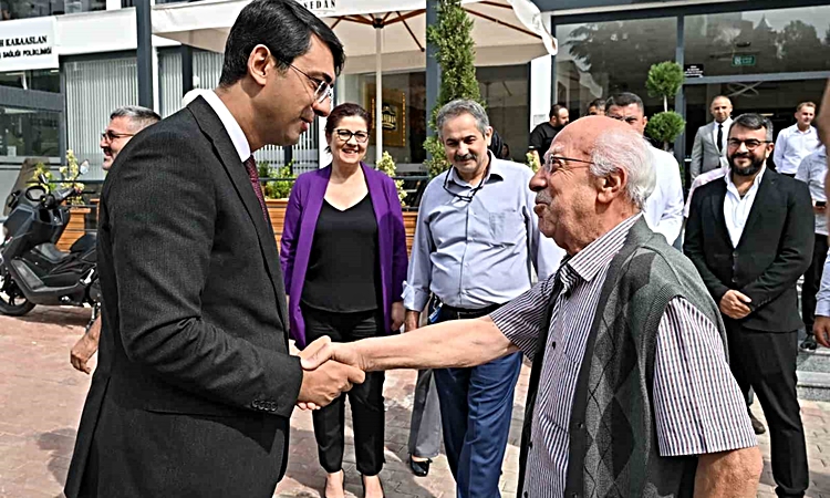 Son Gelişme: Vali Kartal, merkez mahalle muhtarlarıyla bir araya geldi: Gelişmeler Takip Ediliyor
