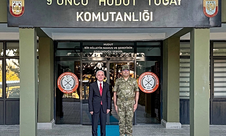 Son Gelişme: Vali Turan, 9. Hudut Tugay Komutanı Tuğgeneral Aydoğdu'yu ziyaret etti