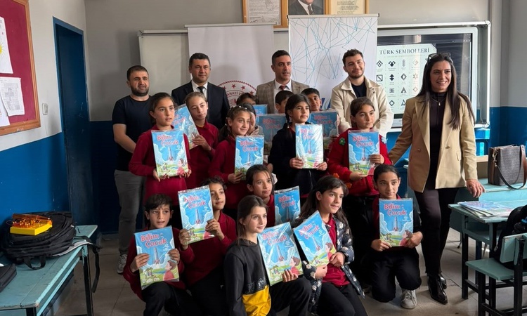 Son Gelişme: Van Saray'da öğrenciler VR gözlüklerle bilim ve teknolojiyi deneyimledi: Gelişmeler Takip Ediliyo