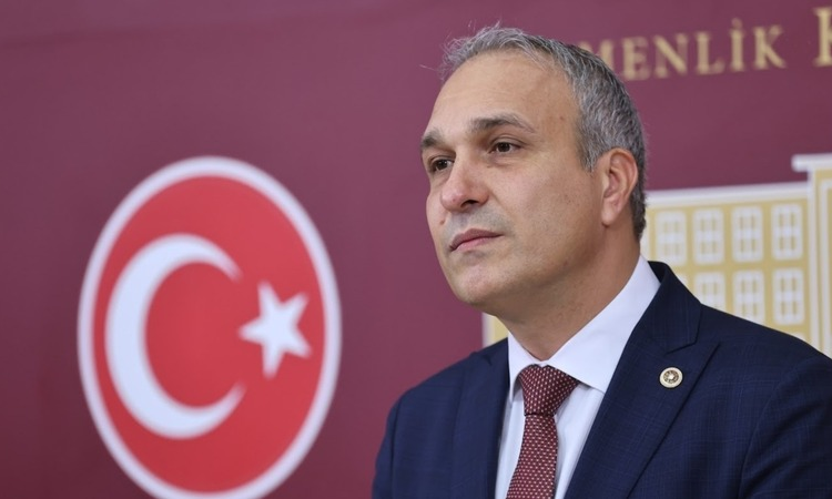 Son Gelişme: YENİ Parti'den Eğitim Çalışanlarına Bir Maaş İkramiye Teklifi ve Merak Edilenler
