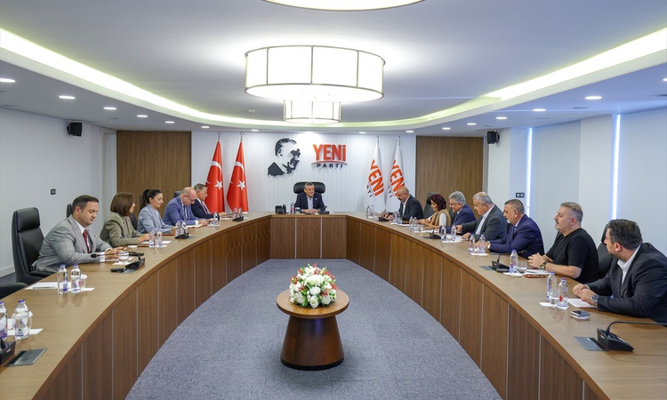 Son Gelişme: Yeni Parti Genel Başkanı Özgür Özel, Alevi kurumlarının temsilcileriyle görüştü
