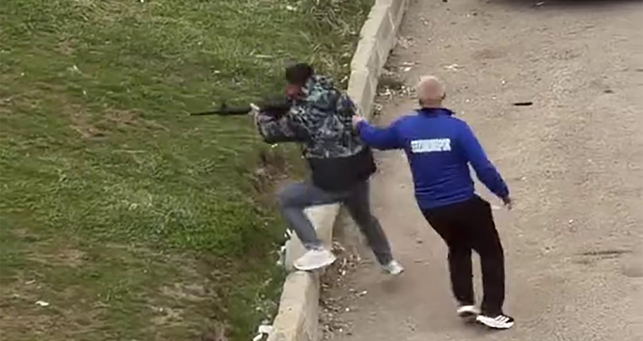 Gündemden Son Bilgiler: Sosyal medya hesabı açan eşine kızdı, kayınpederinin evini kurşunladı - Son Dakika ve