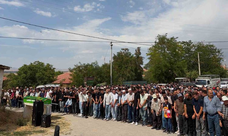 Şuhut'ta Motosiklet Kazasında Ölen 19 Yaşındaki Hafız Son Yolculuğuna Uğurlandı