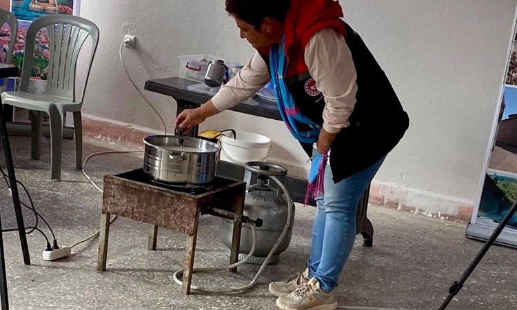 Sultandağı'nda kadınlara süt ürünleri eğitimi verildi, beyaz peynir üretimi yapıldı ve Merak Edilenler