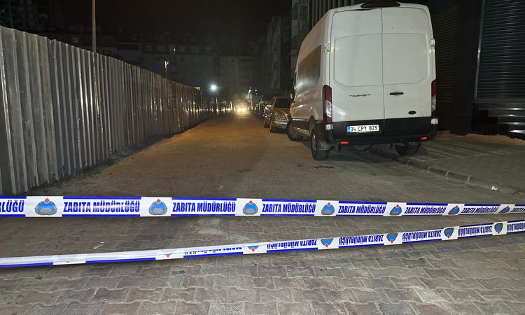 Sıcak Gündem: Sultangazi'de İnşaat Temelinde Toprak Kayması - Haberleri