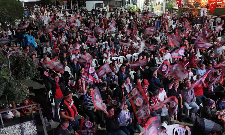 Gündemden Son Bilgiler: Sungurlu'da dev ekranda Galatasaray coşkusu - Haberleri ve Merak Edilenler
