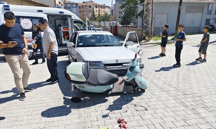 Sungurlu'da Motosiklet ve Otomobil Çarpıştı: 13 Yaşındaki Sürücü Yaralandı - Son Dakika Haberleri