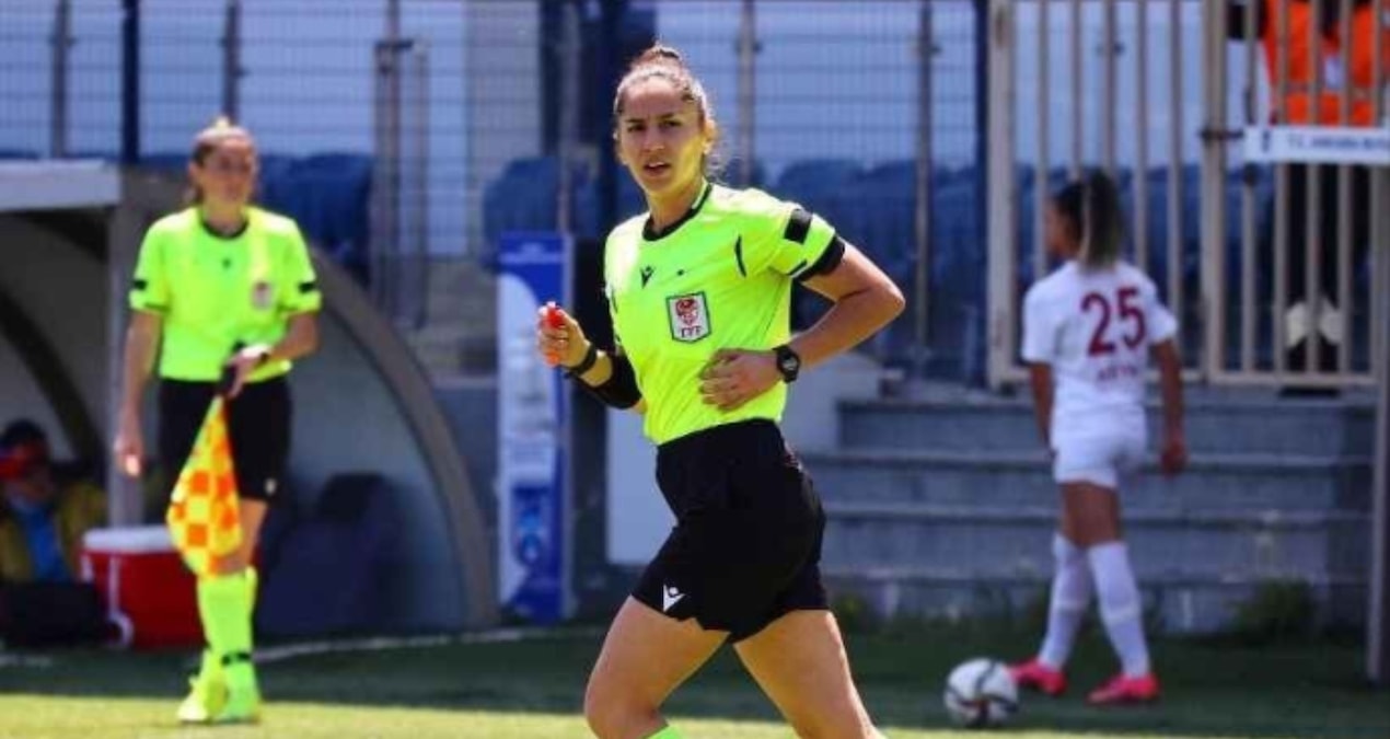 Son Gelişme: Süper Lig maçında kadın hakem görev yapacak! - Son Dakika - Son Dakika Bilgileri