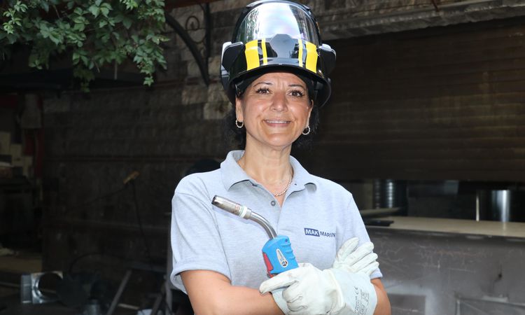 He left the shipyard wearing a suit and high heels and returned to the shipyard in his welder uniform - Last Minute