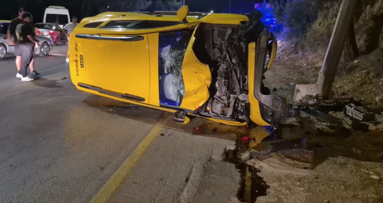 Ayrıntılar Netleşti: Tali yoldan çıkan motosiklete taksi çarptı: Yaklaşık 100 metre sürüklendiler - En Son Hab