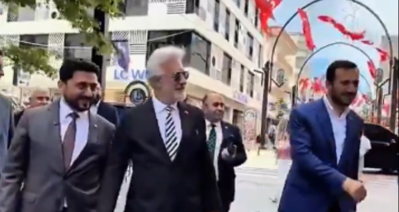 Son Gelişme: Tamer Karadağlı, AKP'lilerle Bağcılar turuna çıktı - Son Dakika: Gelişmeler Takip Ediliyor