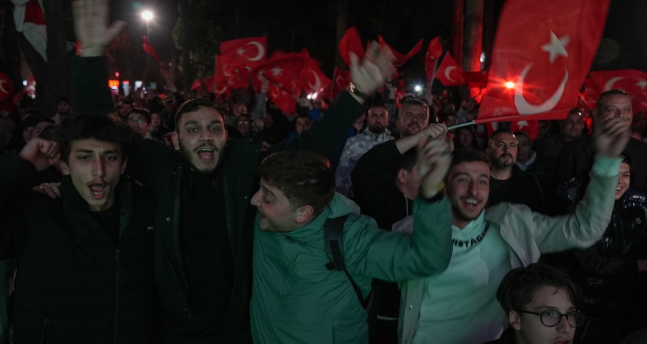 Ayrıntılar Netleşti: Tarihi maç dev ekranlardan takip edildi! - Son Dakika - Son Dakika Bilgileri