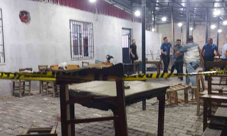Tarsus Çağlayan'da kahvehaneye silahlı saldırıda 1 kişi öldü, 4 kişi yaralandı: Gelişmeler Takip Ediliyor