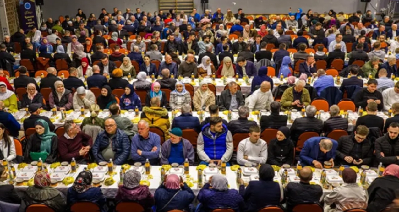 Ayrıntılar Netleşti: 'Tasarruf' diyenler ülke ülke Ramazan çadırı gezdiriyor! - Haberleri - Son Dakika Bilgile