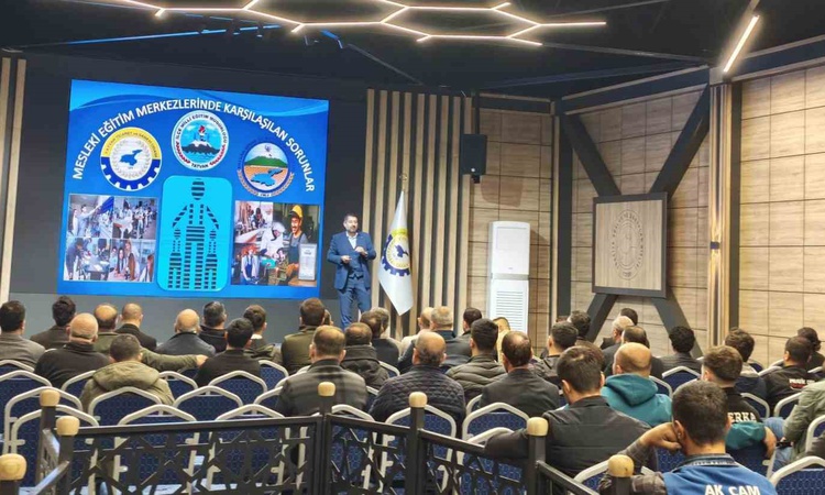 Tatvan'da mesleki eğitim toplantısında işletmelerle eğitim kurumları bir araya geldi | İşte Tüm Ayrıntılar