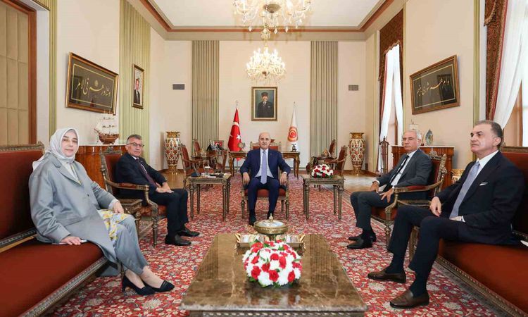 Gündemden Son Bilgiler: Tbmm başkanı kurtulmuş’tan ak parti’ye ziyaret - Son Dakika Haberleri - Son Dakika Bil