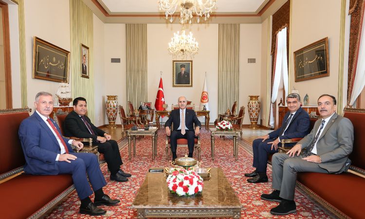 Kritik Açıklama: TBMM Başkanı Kurtulmuş, Yeni Yol Grubu'nu kabul etti - Haberleri: Gelişmeler Takip Ediliyor
