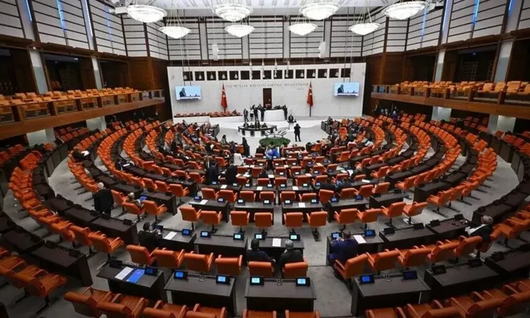 Sıcak Gündem: TBMM'de kabul edilen torba teklifle binek otomobiller ve motosikletler için ÖTV düzenlemesi yasa