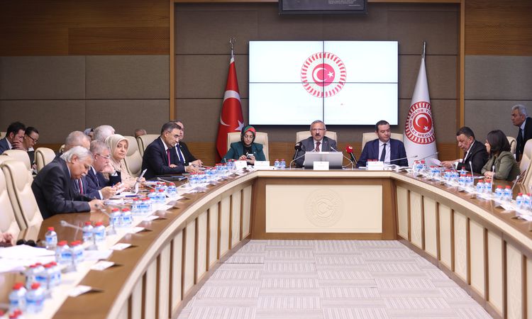 Gündemden Son Bilgiler: TBMM Komisyonu’nda Okul Saldırıları ve Silahlanma Tartışması: ‘Silahta Sınırlama Getir