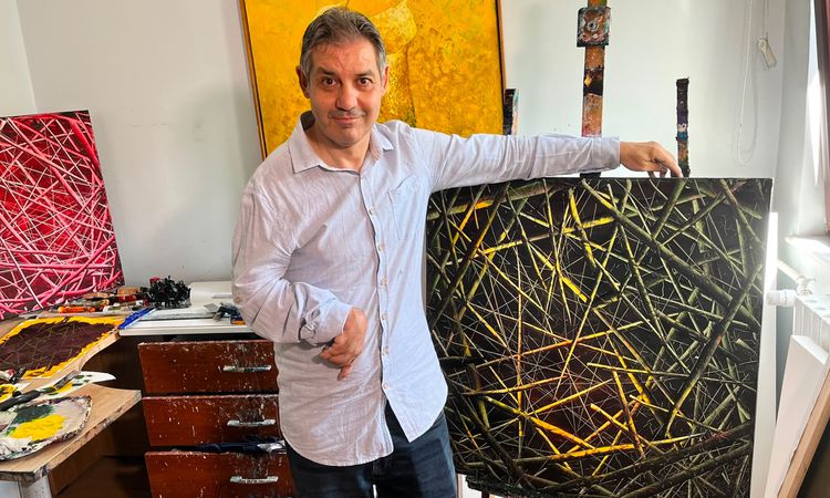 Kritik Açıklama: Tek Elle 40 Yıldır Sanatını İcracı: Tuna Ongun'un 'Tongun' Tekniği - Son Dakika: Gelişmeler T