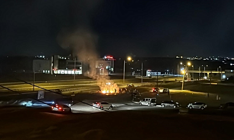 Tekirdağ Ergene'de düğünde atılan havai fişekler otluk alanda yangın çıkardı ve Merak Edilenler