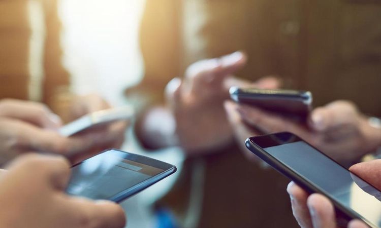 Kritik Açıklama: Telefon piyasasında dengeler değişiyor! Dev markalardan beklenmedik hamle - Son Dakika Haberl