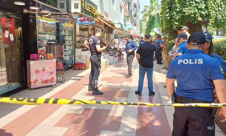 Ayrıntılar Netleşti: Telefoncuya silahlı taarruz: İş yeri sahibi ağır yaralı - Son Dakika Haberleri ve Merak E