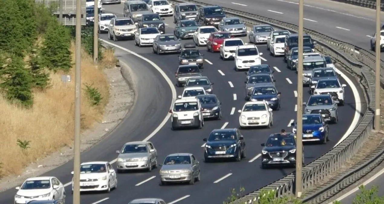 TEM Otoyolu'nu kullanacaklar dikkat! İstanbul yönü trafiğe kapatılıyor - Son Dakika Haberleri: Gelişmeler Taki