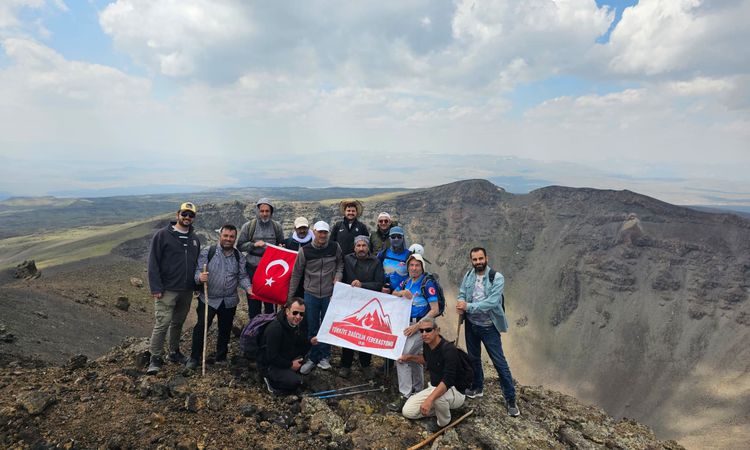 Tendürek Dağı'nda İlk Zirve Tırmanışı - Son Dakika ve Merak Edilenler