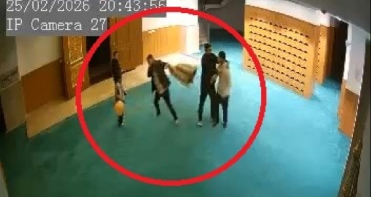 Ayrıntılar Netleşti: Teravih çıkışı camide olay: Ayakkabısını bulamadı, cami çalışanlarını dövdü - Haberleri -