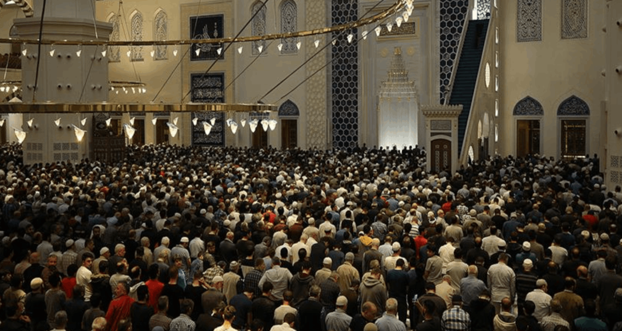 Son Gelişme: Teravih namazında aniden yere düşen imam öldü! - Son Dakika Haberleri