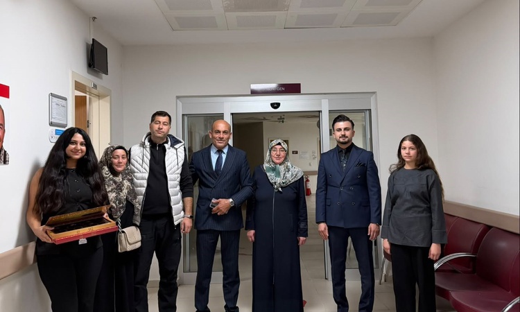 Tercan İlçe Devlet Hastanesi Başhekimi Hasta Hakları Günü'nde hastaları ziyaret etti: Gelişmeler Takip Ediliyo