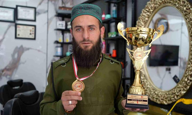 Tereddütle gitti, şampiyon döndü: "Takke ve sakalımla beni kınarlar sandım" - Haberleri