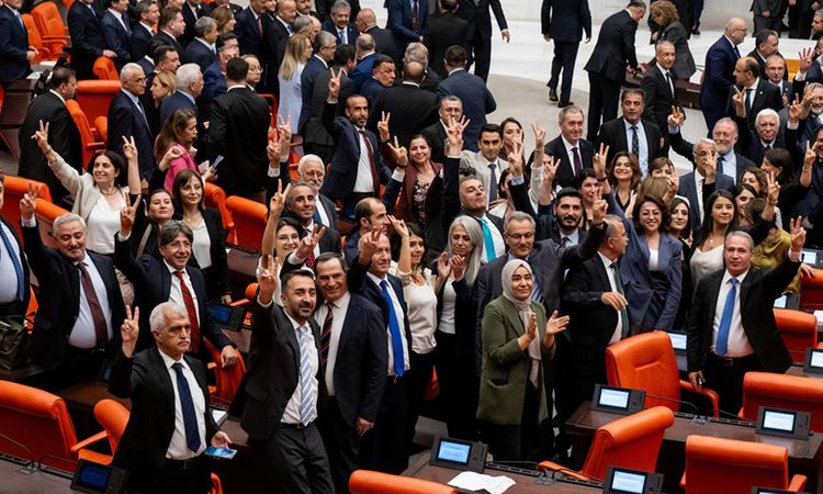 Gündemden Son Bilgiler: Terörsüz Türkiye oylamasının karnesi netleşti! İşte parti parti kabul, ret ve fireler