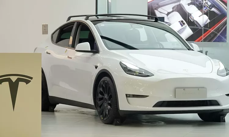 Tesla, Çin'de 3 Milyona Yakın Aracı Gizli Acil Kapı Açma Mekanizmaları Nedeniyle Geri Çağırdı ve Merak Edilenl