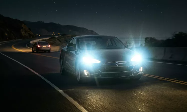 Kritik Açıklama: Tesla'dan 20 bin aracı etkileyen geri çağırma: Far sorunu - Son Dakika
