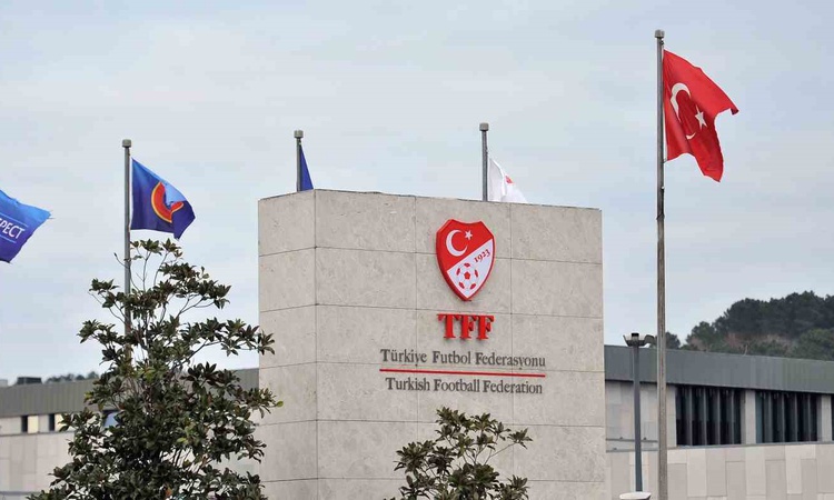 TFF Tahkim Kurulu, Fenerbahçe'de Dirk Kuyt'a verilen 50 bin TL cezayı onadı | İşte Tüm Ayrıntılar