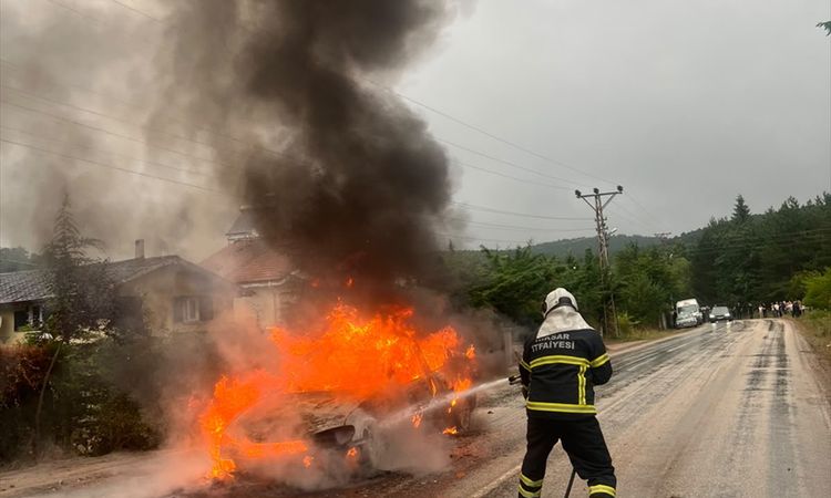 Tokat Niksar'da Otomobil Yangını Söndürüldü - Haberleri | İşte Tüm Ayrıntılar