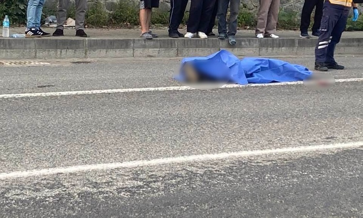 Trabzon Akçaabat'ta motosiklet tırın altına girdi, sürücü yaşamını yitirdi - Son Dakika Bilgileri