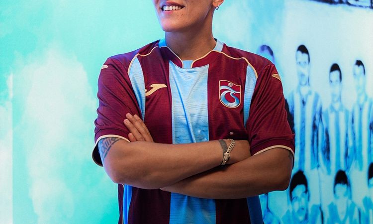 Ayrıntılar Netleşti: Trabzonspor Kadın Futbol Takımı, Başak İçinözbebek'i transfer etti - Son Dakika - Son Dak