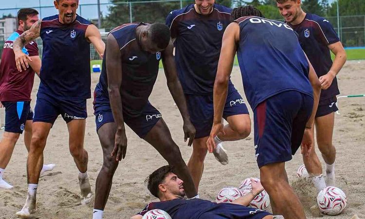 Son Gelişme: Trabzonspor kumda çalıştı - Son Dakika Haberleri - Son Dakika Bilgileri