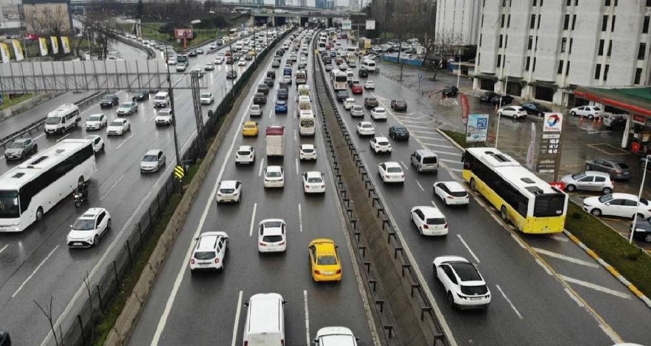 Gündemden Son Bilgiler: Trafikte bunu yapan şimdi gerçekten yandı: Meclis'ten geçti 140 bin lira cezası var -